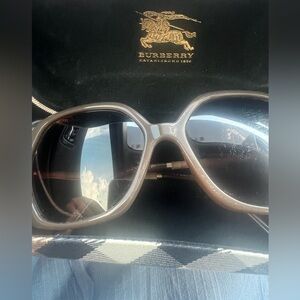 Burberry sunglasses Authentic